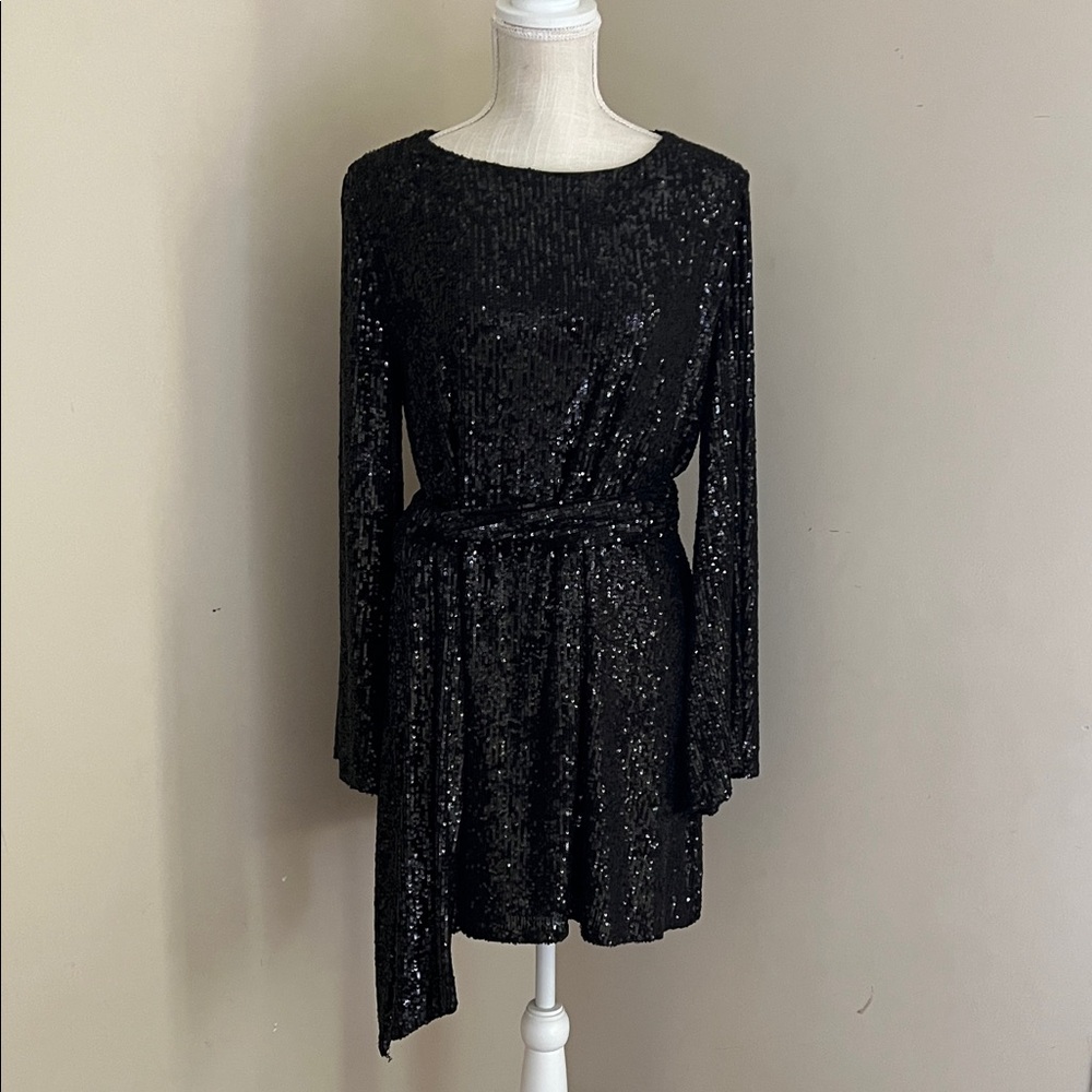 NWT GB Long Sleeve Sequin Black Mini Dress with Belt Size: S
